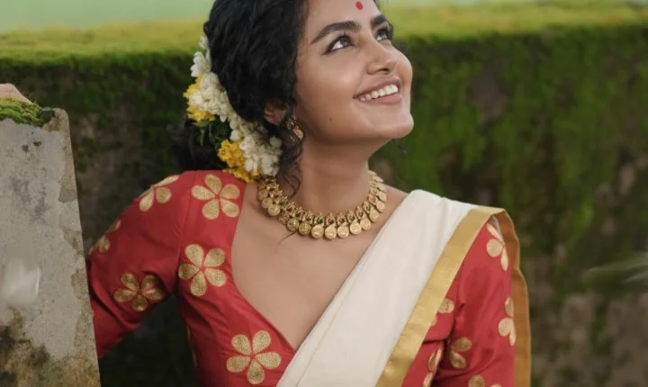 அழகு பொண்ணு அனுபமா... கிறங்க வைக்கும் கியூட் எக்ஸ்பிரஷன்ஸ்!