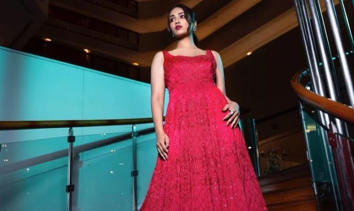 நிவேதா பெத்துராஜ் வெளியிட்ட லேட்டஸ்ட் புகைப்படங்கள்!