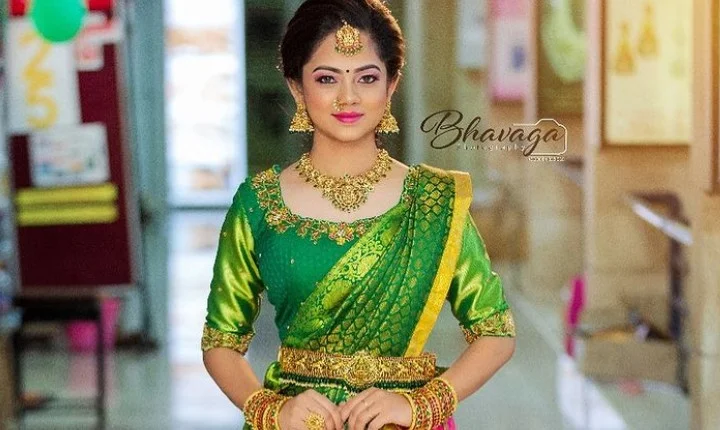 பசங்க கண்ணு ஃபுல்லா உன் மேலே தான் இருக்கு - அழகுல அசரடிக்கும் அனிதா!