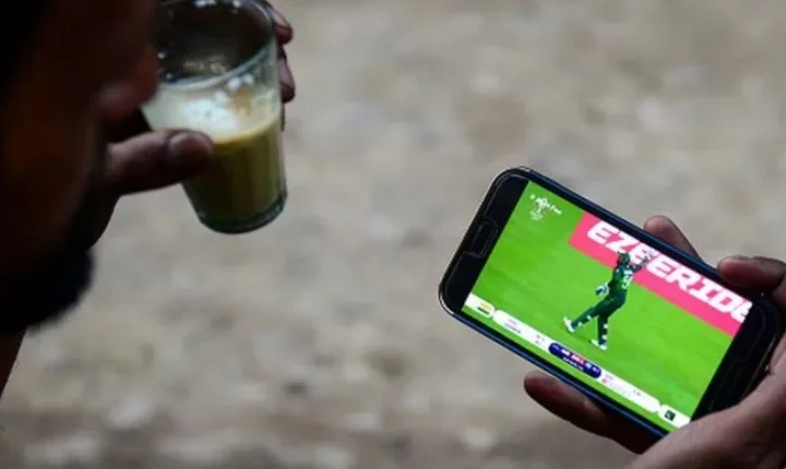 வோடஃபோன் நிறுவனம் இந்தியாவை விட்டுச் செல்கிறதா? வாடிக்கையாளர்களுக்கு என்னவாகும்?