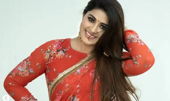 அழகு பதுமையாய் அனைவரயும் மயக்கிய சினேகா - லேட்டஸ்ட் போட்டோஸ்!