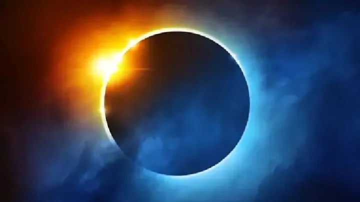 Hybrid solar eclipse