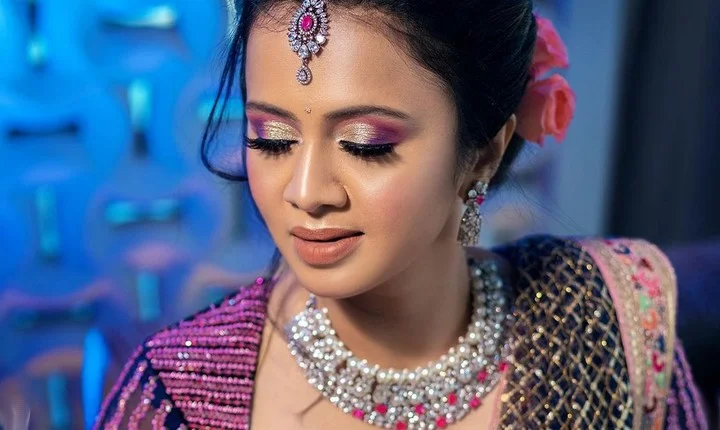 ஜொலிக்கும் உடையில் கவர்ந்திழுக்கும் அஞ்சனா ரங்கன் - லேட்டஸ்ட் போட்டோஸ்!