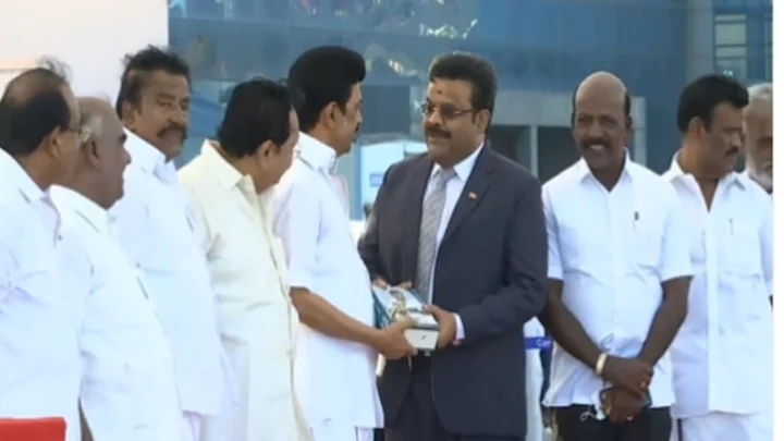 இலங்கை நெருக்கடி: தமிழ்நாட்டில் இருந்து நிவாரணப் பொருட்கள் அனுப்பி வைக்கப்பட்டன