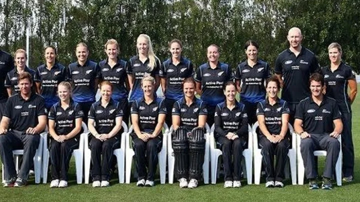 ஆண் கிரிக்கெட்டர்களுக்கு இணையாக பெண் கிரிக்கெட்டர்களுக்கும் ஊதியம்… எந்த நாட்டில் தெரியுமா?