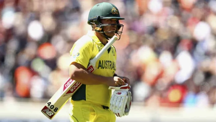 பவர்ப்ளேக்குள் 3 விக்கெட்களை இழந்து தடுமாறும் ஆஸி… வெற்றியை நோக்கி நியுசி!