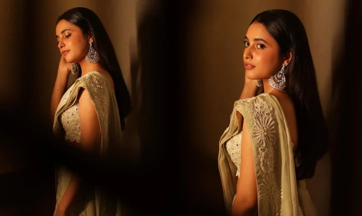 ஸ்லீவ்ல்ஸ் சேலையில் செம அழகா இருக்கீங்க - பிரியங்கா மோகனிடம் வழியும் ரசிகர்கள்!