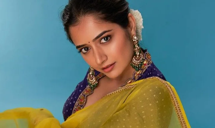 இளம் நடிகை ஆஷிகா ரங்கநாத்தின் அழகிய புகைப்படங்கள்!