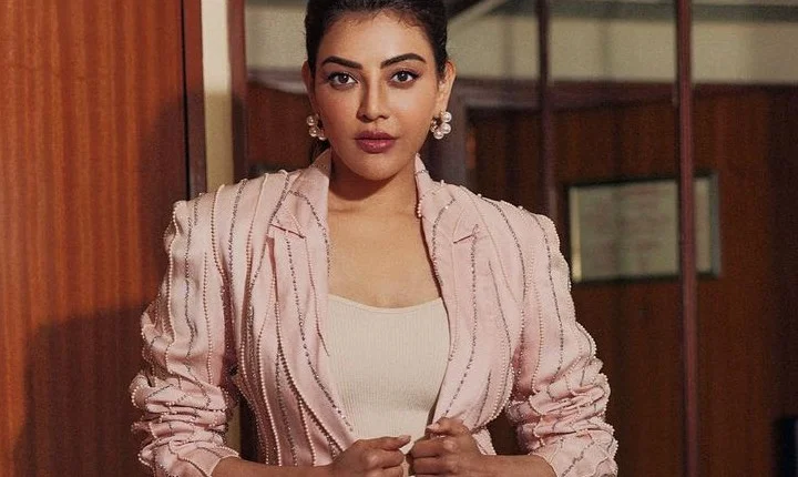 மாடர்ன் உடையில் ஸ்டைலிஷ் காஜல் அகர்வால் - ரீசென்ட் கிளிக்ஸ்!