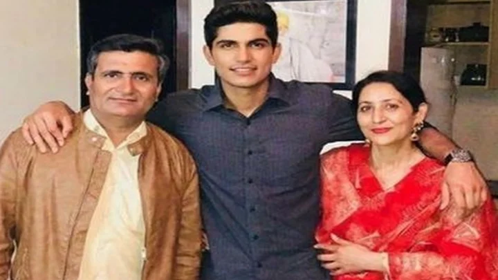 என்ன இப்படி பொறுப்பில்லாம ஆடுறான்… அப்பாவின் திட்டுக்கு அடுத்த போட்டியிலேயே பதிலளித்த கில்!