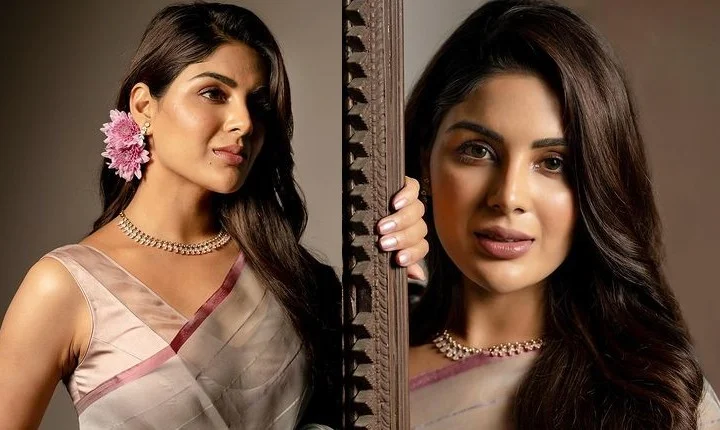 வாத்தி ஹீரோயின் சம்யுக்தா மேனன் ரீசன்ட் கிளிக்ஸ்!