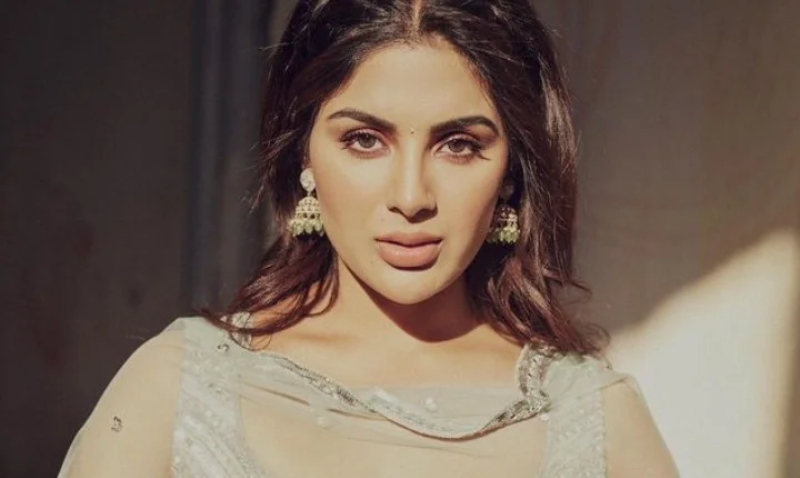 வாத்தி நடிகை சம்யுக்தா வெளியிட்ட லேட்டஸ்ட் போட்டோஸ்!