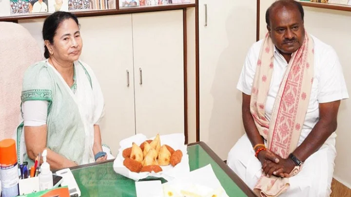 காங்கிரஸ், பாஜக இல்லாத மாற்று அணி: மம்தாவை சந்தித்த குமாரசாமி..!