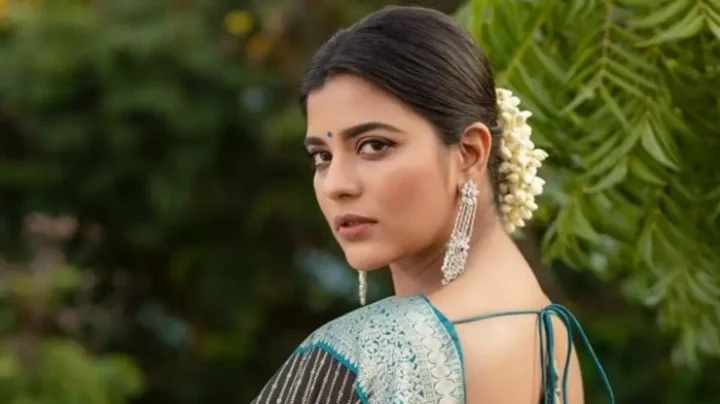 நான் சினிமாவுக்கு வரும்போது என்னிடம் இப்படி சொன்னார்கள்… புத்தக வெளியீட்டில் பேசிய ஐஸ்வர்யா ராஜேஷ்!