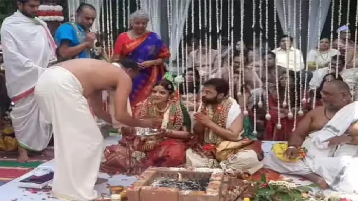 எளிமையாக நடந்தது மத்திய அமைச்சர் நிர்மலா சீதாராமன் மகள் திருமணம்..!