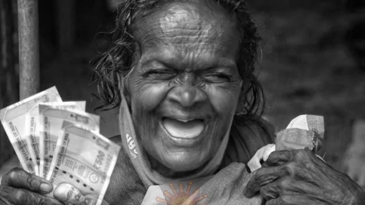 வைரல் சிரிப்புக்கு சொந்தகாரரான பாட்டி வேலம்மாள் காலமானார்.. ஊர்மக்கள் அஞ்சலி..!