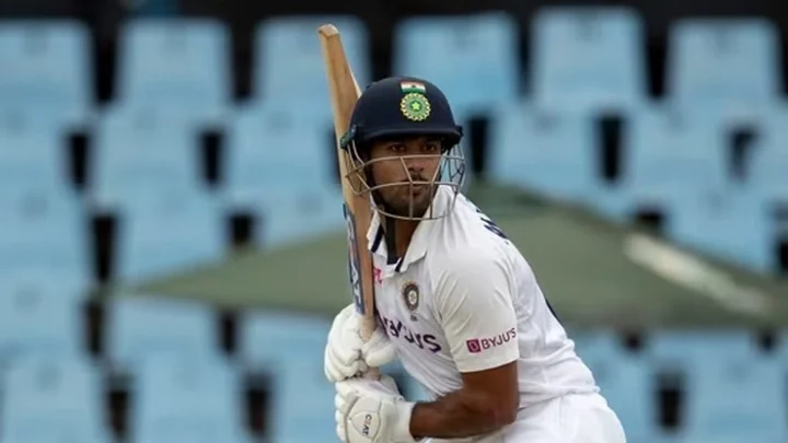 விமானத்தில் வாந்தி எடுத்த இந்திய கிரிக்கெட் வீரர்… ஐசியுவில் அனுமதி!