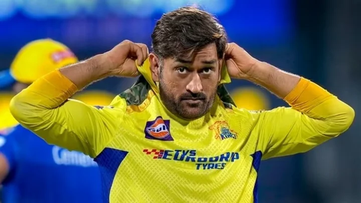 சி எஸ் கே அணிக்கு வந்தால் மட்டும் எப்படி எல்லா வீரர்களும் சிறப்பாக விளையாடுகிறார்கள்- தோனி அளித்த பதில்!