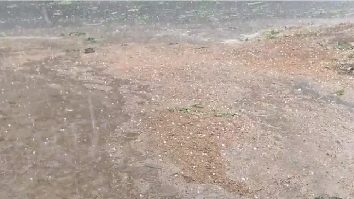 ஆலங்கட்டி மழை