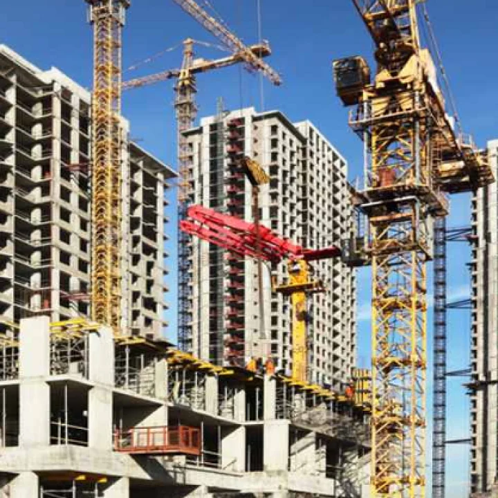 கட்டுமான நிறுவனங்களுக்கு விதிக்கப்பட்ட கட்டுப்பாடு..! தமிழக அரசின் முடிவில் திடீர் மாற்றம்..!