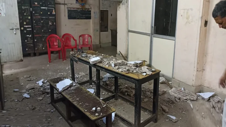 சென்னை சென்ட்ரல் அருகே தபால் நிலைய மேற்கூரை இடிந்து விபத்து.. ஊழியர்கள் படுகாயம்..!