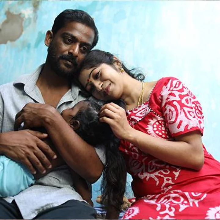 'உழைப்பாளர் தினம்' திரைப்பட சிறப்பு காட்சியில்  ஆனந்த கண்ணீர் விட்ட வெளிநாட்டு தொழிலாளர்கள்!