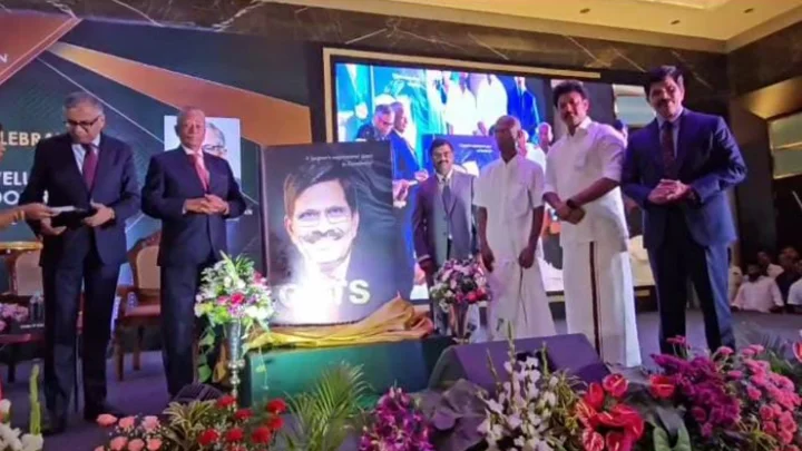 சீமானை கட்டித்தழுவிக் கொண்ட பாஜக தமிழக தலைவர் அண்ணாமலை! - புத்தக வெளியீட்டு விழாவில் பங்கேற்பு!