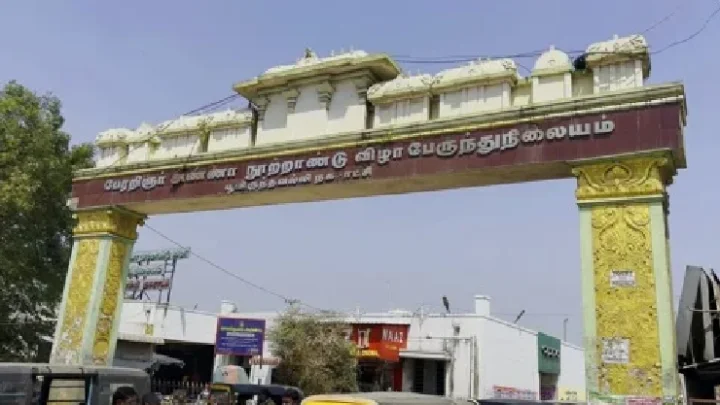 பூந்தமல்லி பேருந்து நிலையத்தில் சாலையோர கடைகள் அகற்றம்.. என்ன காரணம்?