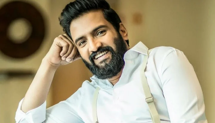 சந்தானம்