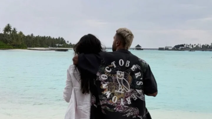 கிசுகிசு உண்மைதானோ… பிரபல மாடலோடு ஹர்திக் பாண்ட்யா வெளியிட்ட புகைப்படம்!