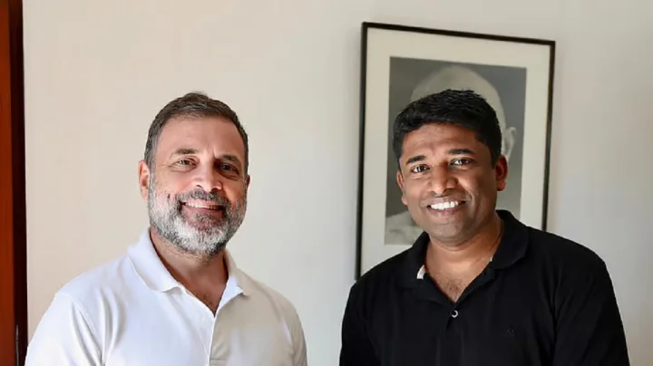 காங்கிரஸ் கட்சியில் இணைந்த முன்னாள் ஐஏஎஸ் அதிகாரி.. கேரள தேர்தலில் போட்டியா?
