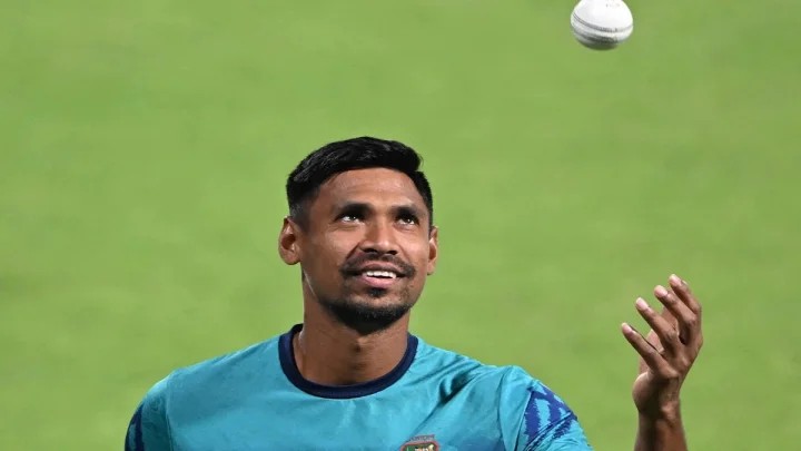 வங்கதேச வீரர் ஐபிஎல் போட்டியில் விளையாட அனுமதி இல்லையா? பிசிசிஐ கூறுவது என்ன?