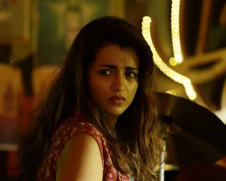 திரிஷா பற்றிய சர்ச்சை கருத்து! வக்கீல் நோட்டீஸ் அனுப்பி மாஸ் காட்டிய நம்ம குயின்