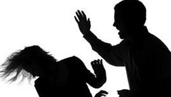 மனைவியை ஒருமுறை அறைந்தால் அது தப்பில்லை!.. நீதிமன்றம் தீர்ப்பு...