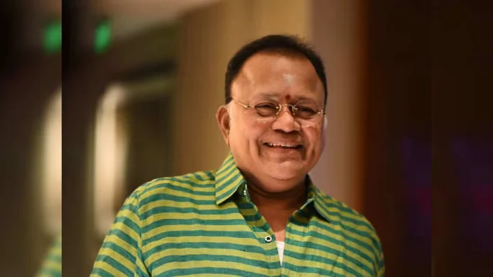விஜய் கேட்ட அந்த ஒற்றைக் கேள்வி..! நெகிழ்ந்துபோன ராதாரவி