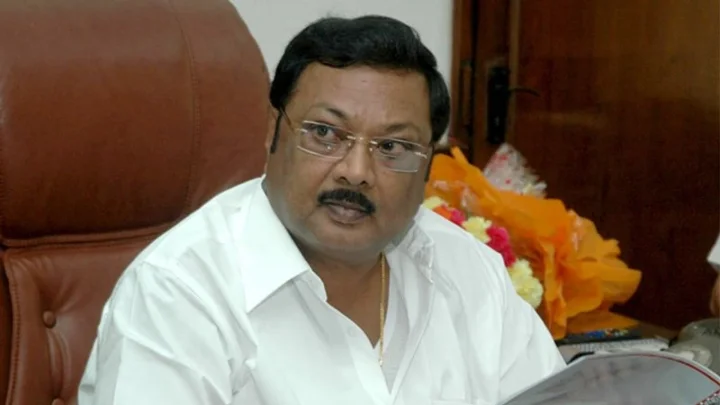 யார் வேண்டுமானாலும், எப்படி வேணாலும் ஜெயிக்கலாம்  - மு.க. அழகிரி
