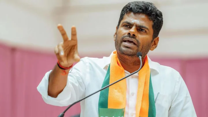 பாஜகவிலிருந்து விலகினார் அண்ணாமலை!.. டெல்லியில் ராஜினாமா கடிதம் கொடுத்தார்.