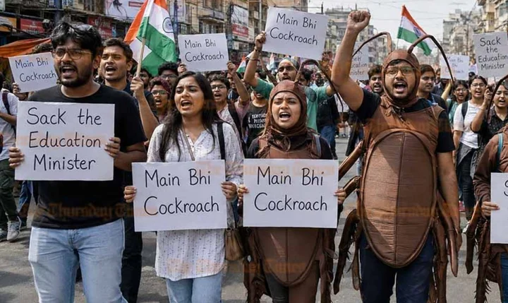 போராட்டம் நடத்தும் கரப்பான் பூச்சி ஜனதா கட்சி!.. டெல்லியில் பரபரப்பு!...