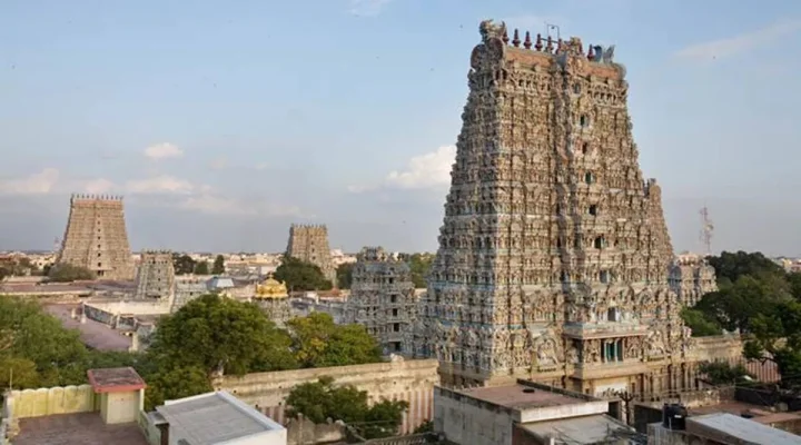 தமிழகத்தில் எந்தெந்த கோயில்களில் செல்பொன்களுக்கு அனுமதி இல்லை.. 52 கோயில்களின் முழு பட்டியல்...