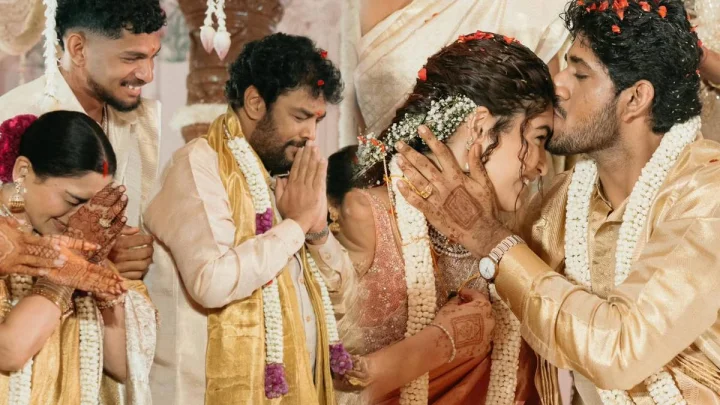 ஜோடிப்பொருத்தம் சூப்பர்!.. மகளின் திருமண போட்டோக்களை வெளியிட்ட குஷ்பு!..