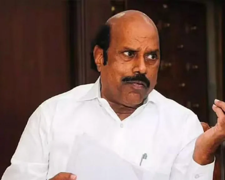 இ வி வேலு