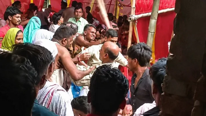 மட்டனுக்கு பதில் சிக்கன்!.. கல்யாண வீட்டில் அடிதடி!.. மருத்துவமனையில் பலரும் அனுமதி!...