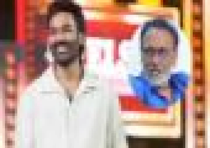 தனுஷுக்கு அவ்ளோ அறிவுலாம் இல்ல!.. கஸ்தூரி ராஜா இப்படி சொல்லிட்டாரே!..