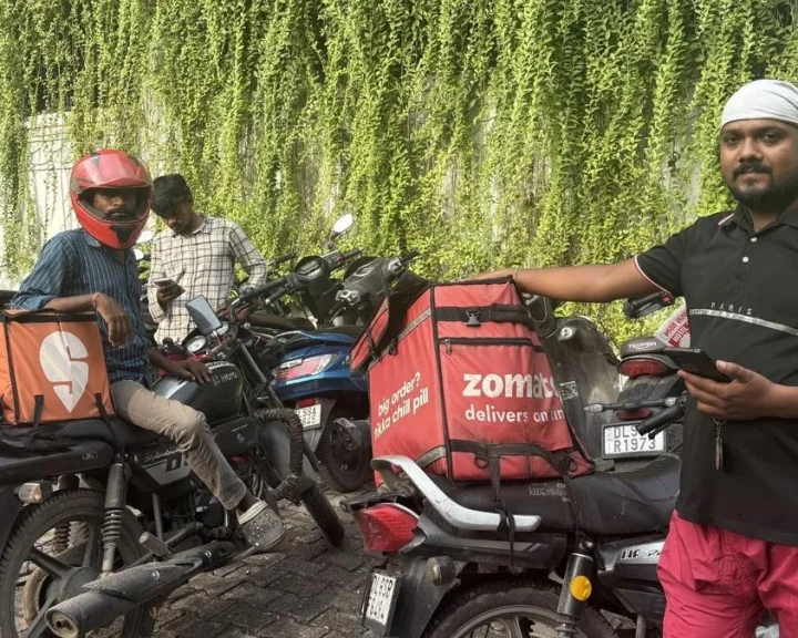 Swiggy, Zomato மூலம் வரும் இலவச உணவுகள்!.. டெல்லி போராட்டத்தில் மனித நேயம்!..