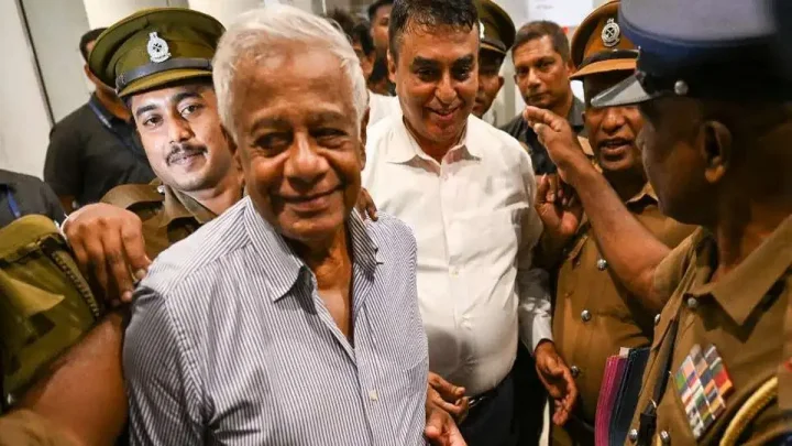 இலங்கையில் ஈஸ்டர் குண்டுவெடிப்பு!.. காவல்துறை தலைவர் பூஜித்துக்கு மரண தண்டனை!..