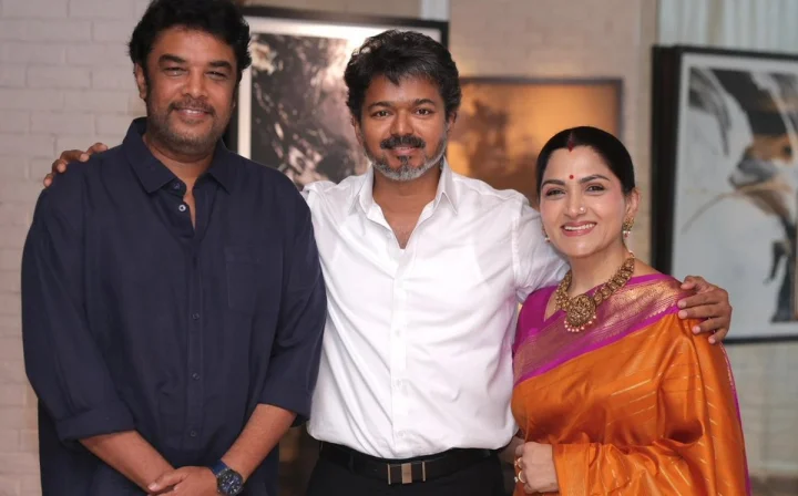என் பொண்ணு அப்பாவுக்காக அழுவுல.. விஜய்க்காக அழுதா!.. குஷ்பு சொன்ன சம்பவம்...