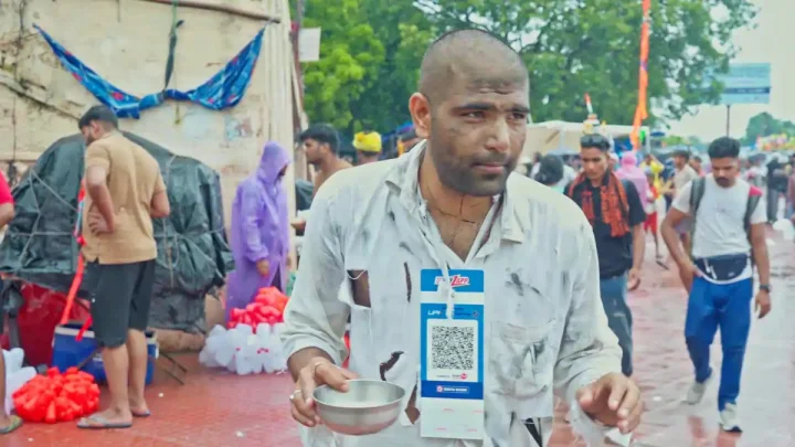 8 மணி நேரத்தில் 4 ஆயிரம் கலெக்‌ஷன்!.. பிச்சையெடுத்து சம்பாதித்த யுடியூபர்!....
