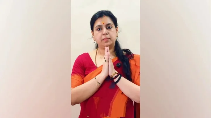 13 ஆண்டுகால அரசு பணியிலிருந்து விலகிய பெண் ஐஏஎஸ் அதிகாரி.. அரசியல் கட்சி தொடங்குகிறாரா?
