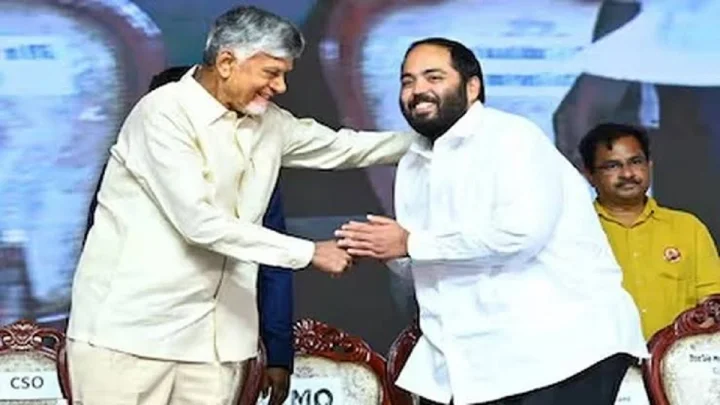 என்னை ஆந்திராவின் மகனாக கருதுங்கள்: சந்திரபாபு நாயுடுவுக்கு ஆனந்த் அம்பானி கோரிக்கை.. என்னை ஆந்திராவின் மகனாக கருதுங்கள்: சந்திரபாபு நாயுடுவுக்கு ஆனந்த் அம்பானி கோரிக்கை..