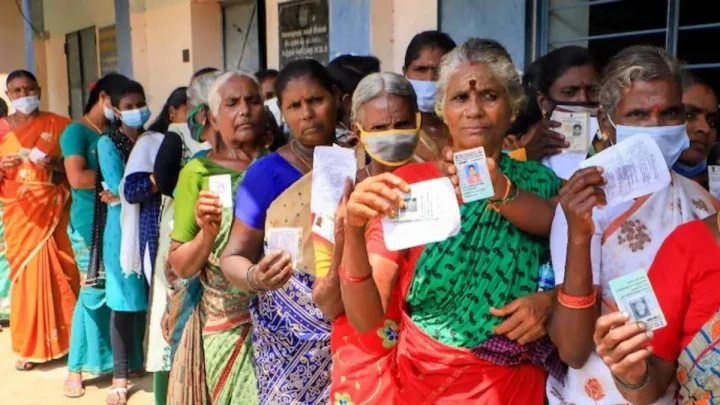 கர்நாடகாவில் SIR மூலம் 1 கோடி வாக்காளர் பெயர்கள் நீக்கம்.. காங்கிரஸ் அரசு என்ன செய்ய போகிறது? கர்நாடகாவில் SIR மூலம் 1 கோடி வாக்காளர் பெயர்கள் நீக்கம்.. காங்கிரஸ் அரசு என்ன செய்ய போகிறது?